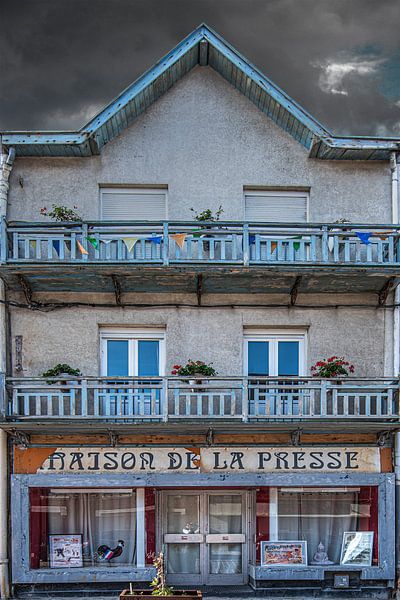 Maison de la Presse in the Normandy village of Ault by Harrie Muis