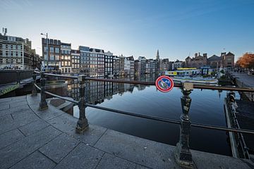 Damrak Amsterdam van Peter Bartelings