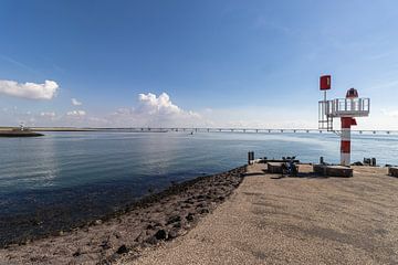 Le pont de Zeeland depuis une jetée.