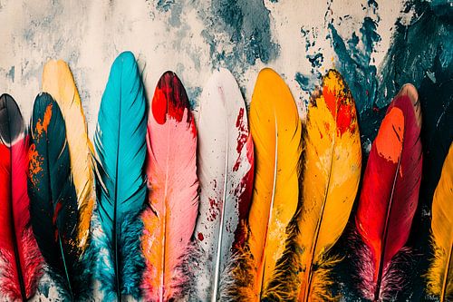 Plumes colorées sur fond abstrait