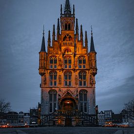 Illuminating Gouda during twilight by Framed by Elisabeth