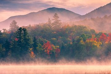 Herfst bij Connery Pond in Adirondacks State Park. van Henk Meijer Photography