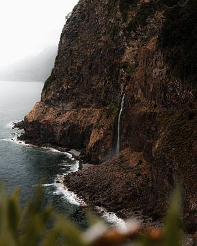 Waterfall in the ocean (Seixal, Madeira) by Ian Schepers