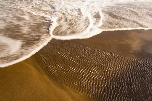 Wave wrinkles by Cornelis (Cees) Cornelissen