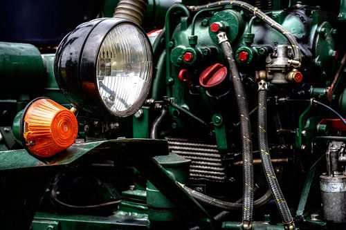 Detail van de motor van een oude tractor