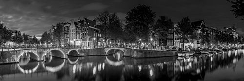 Kaizersgracht van Amsterdam in zwart-wit.