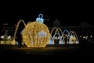 Kerstverlichting op het domplein van Maagdenburg van Heiko Kueverling