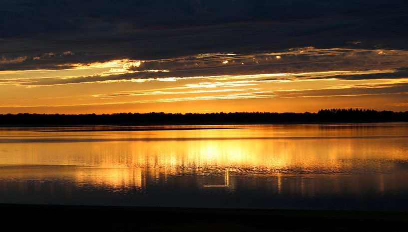 Golden twilight at sunset by Yanik Florin