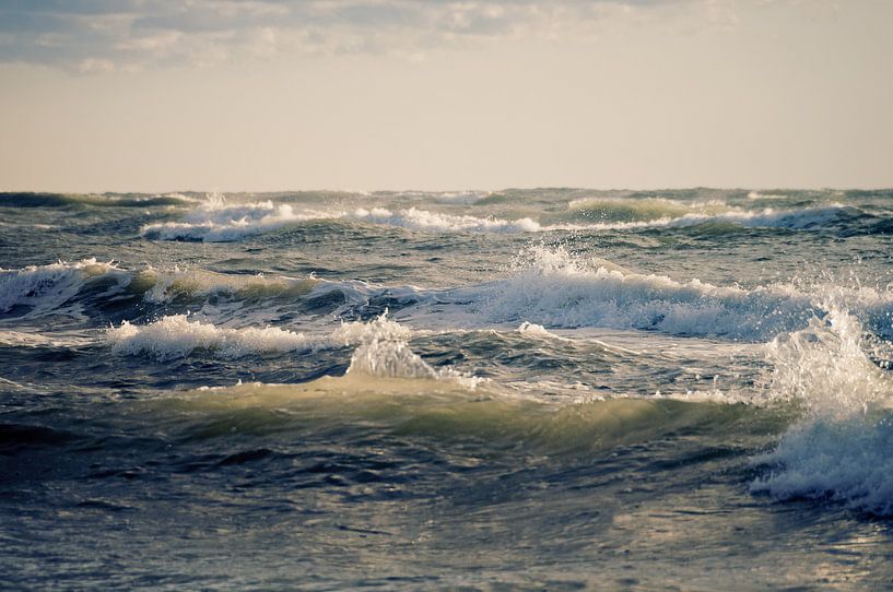 Wellen im Mittelmeer von Jonathan Schöps | UNDARSTELLBAR