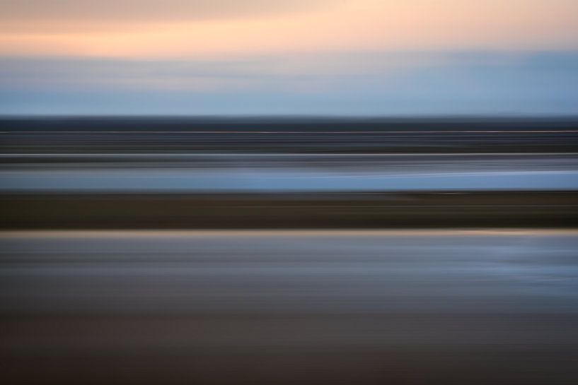 Het landschap raast aan ons voorbij! van Karin de Bruin