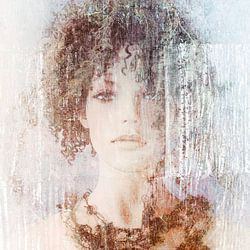 Vierkant  portret achter vitrage