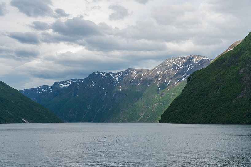 Blick auf den Geirangerfjord, Norwegen von Capture the Light