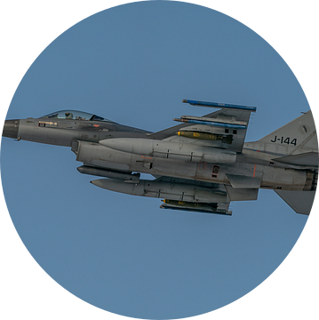 Nederlandse F-16 (J-144) is zojuist opgestegen. van Jaap van den Berg