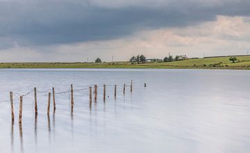 Dozmary Pool (England) van Marcel Kerdijk