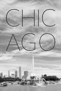 CHICAGO Buckingham Fountain | Text & Skyline