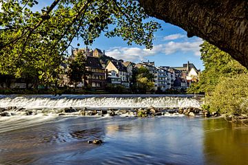 Das Wehr der Lahn bei Marburg