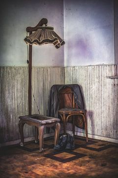 Urbex vintage in een verlaten boerderij in Belgie van Steven Dijkshoorn