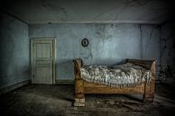 Schlafzimmer in verlassenem Bauernhaus von Gerben van Buiten Miniaturansicht