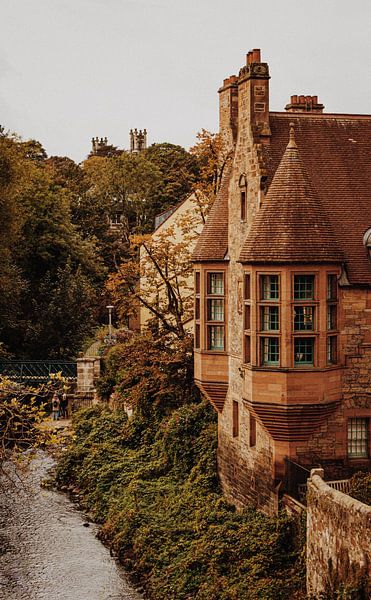 Edinburgh by Hello Pompoyo