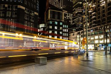 Een tram in het centrum van Den Haag