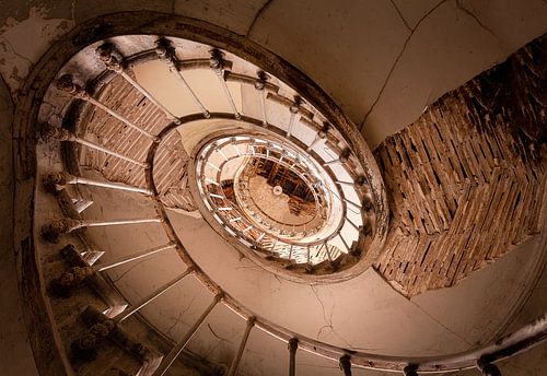 Escalier en bois abandonné.