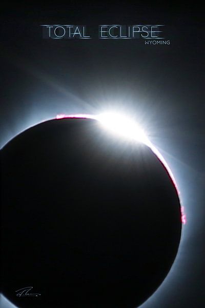 Total Eclipse Wyoming - Blue Ring Particle van Ruth Klapproth