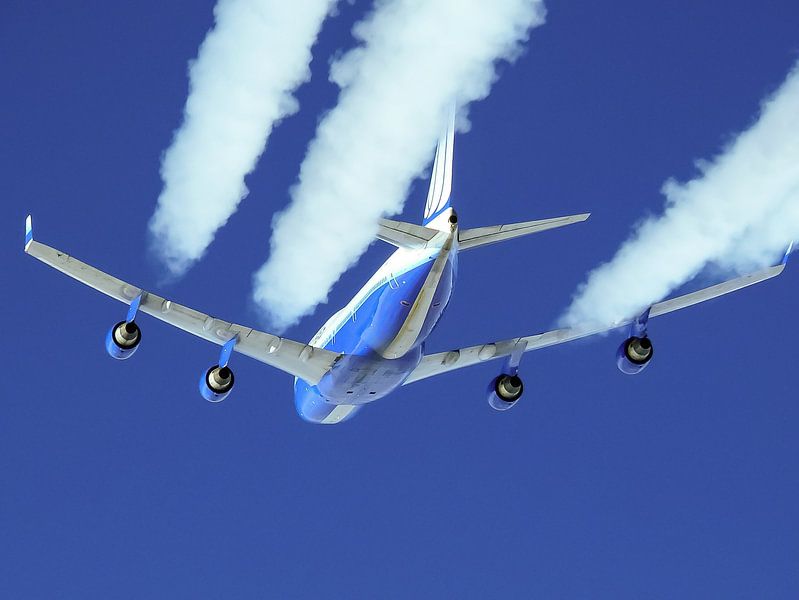 Boeing 747-400 by Denis Feiner