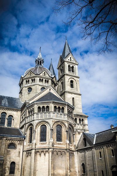 Munsterkerk op het Munsterplein in Roermond, Limburg Nederland van Margriet Cloudt