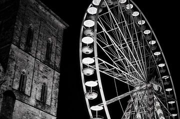 Fête foraine à la cathédrale ? sur Foto Oger