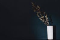 Stilleven met tak van Eucalyptus Gunnii