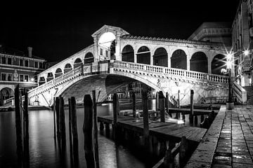 VENEDIG Rialtobrücke bei Nacht II von Melanie Viola