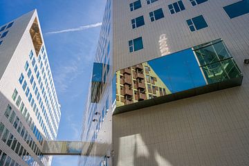 moderne architectuur aan het IJdok te Amsterdam van Pixel Meeting Point