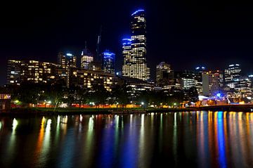Skyline van Melbourne in de avond van Atelier Liesjes