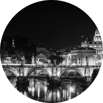 Rome - Ponte Sant'Angelo - Sint Pietersbasiliek bij nacht