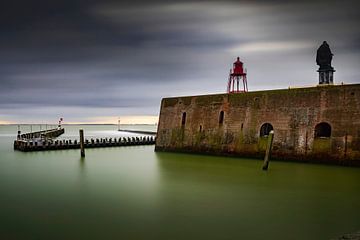 Hollandse wolkenlucht boven de haven van Vlissingen aan de Zeeuwse kust van gaps photography