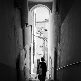 The girl in a narrow stairway | Lisbon van Goitzen van der Veen