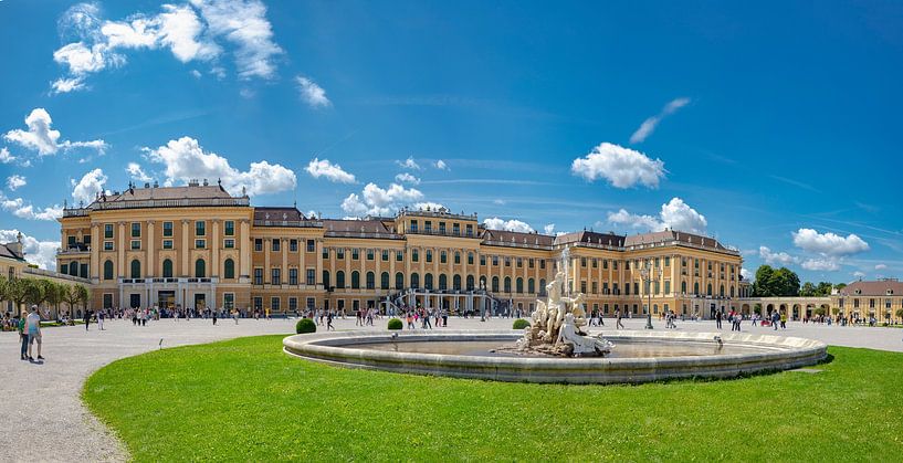 Château de Schönbrunn et Ehrenhofbrunnen, Vienne, Autriche, par Rene van der Meer