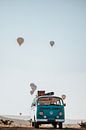 Volkswagen van with balloons in Turkey by Milene van Arendonk thumbnail