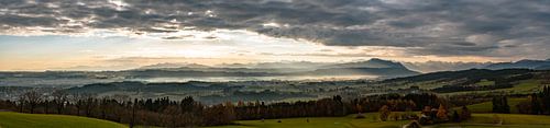 Zonsopgang over de Allgäu en de Alpen