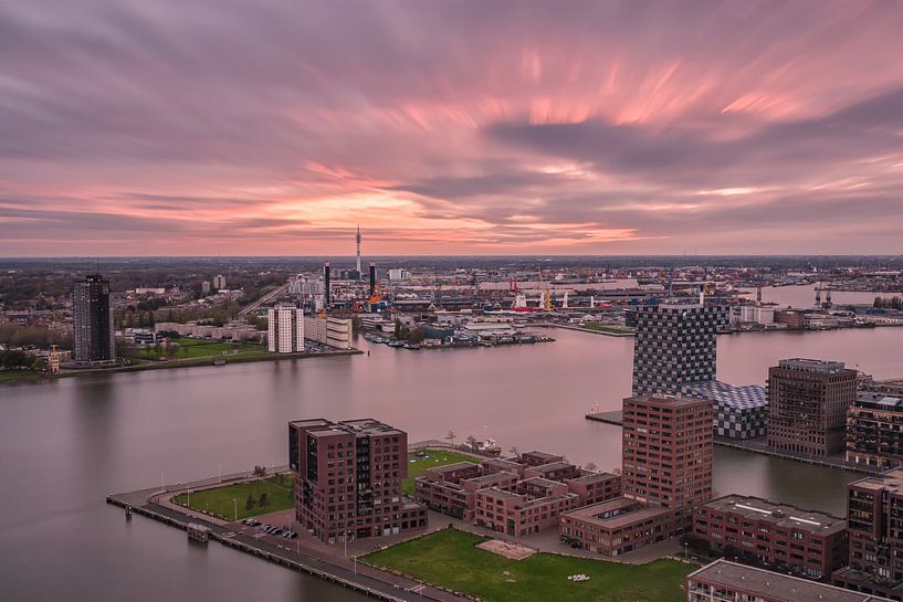 Rotterdam en feu par Ilya Korzelius