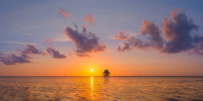 Panorama of a sunset on Engelsmanplaat by Henk Meijer Photography