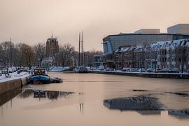 Wintermorgen an der Oldehove in Leeuwarden von Thea.Photo