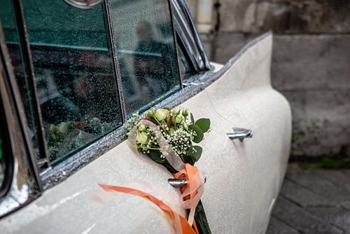 trouwauto in een stadje op Cinque Terre