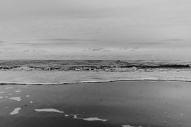Noordwijk aan zee | Noordzee in Nederland van Marloes Floor