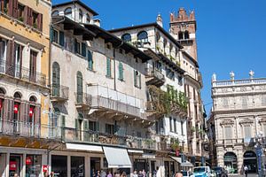 Vérone - Piazza delle Erbe et Torre del Gardello