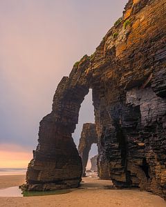 Sonnenuntergang am Strand von Praia das Catedrais (Playa de la
