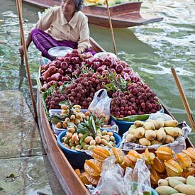 Drijvende markt in Thailand van t.ART