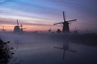Des moulins au lever du soleil