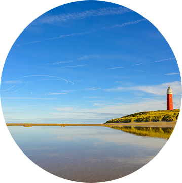 Texelse vuurtoren in de duinen tijdens een rustige herfstmiddag van Sjoerd van der Wal Fotografie