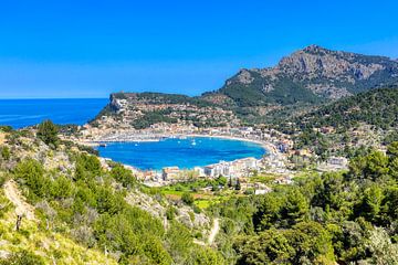 Port de Soller vanaf GR221 (Mallorca) van Peter Balan